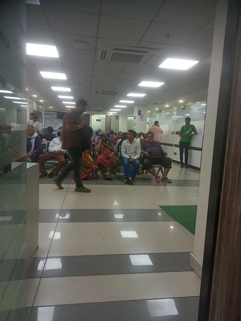 देवकी देवी टी सी ट्रस्ट के तत्वाधान में SHARP SIGHT Eye Hospital की तरफ से ट्रस्ट के अधिकतर सदस्यों के आंखों का सफल परीक्षण करवाया गया